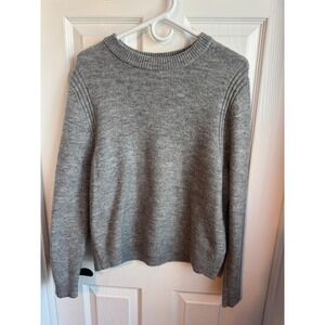 A New Day Women's Gray Knit Sweater Size Medium Crewneck Lightweight Pullover